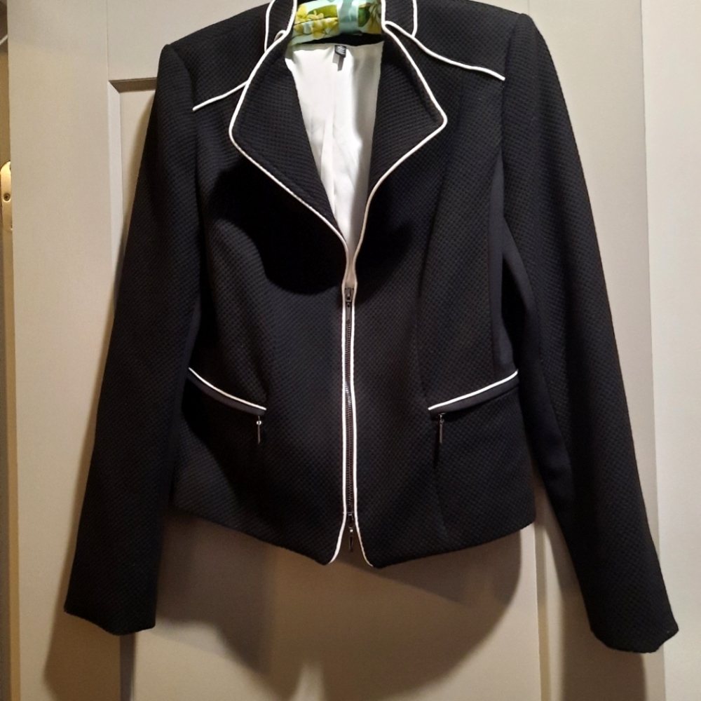 🎉 SALE 🎉 White House Black Market Jacket - Never Worn